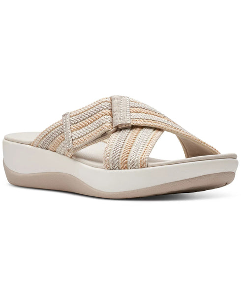 Woman's Sandals Clarks Cloudsteppers Arla Wave Sandal Beige Size 9M